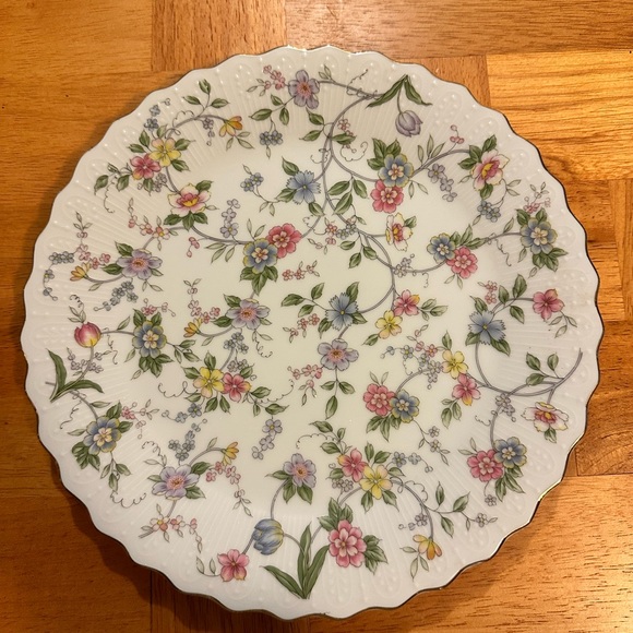 ANDREA BY SADEK Porcelain CORONA Cheese Cutting Board and Plate set - Picture 8 of 8